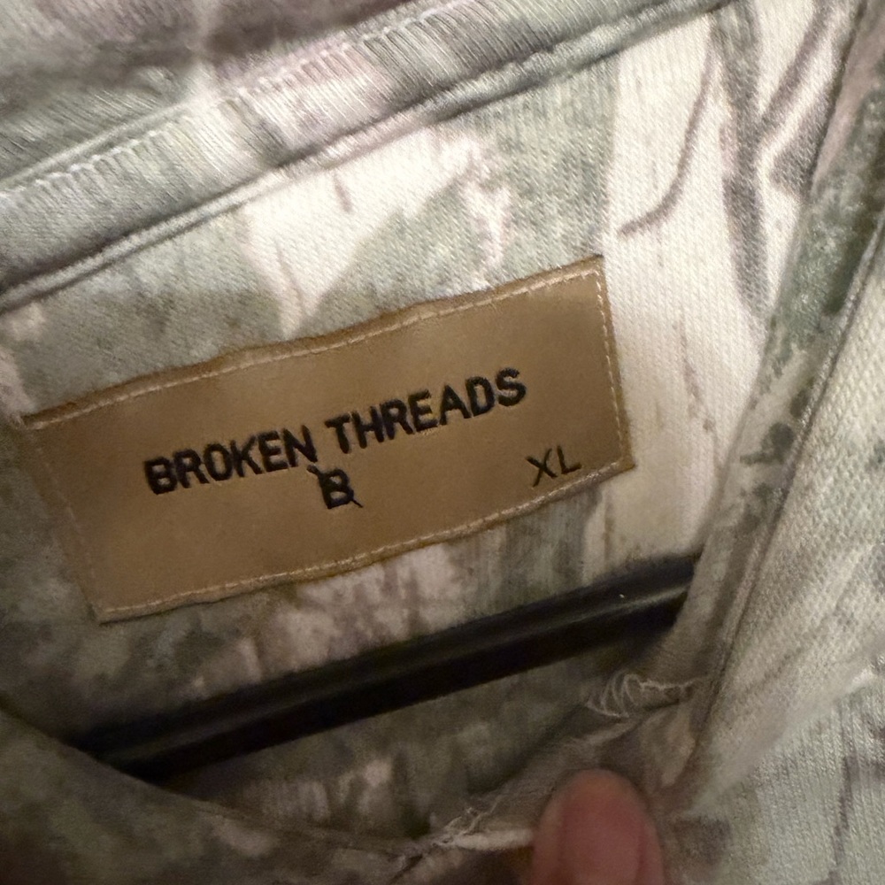 Broken Threads Camo Hoodie XL Realtree Style Pullover Hunting Sweatshirt NWT - Picture 4 of 5